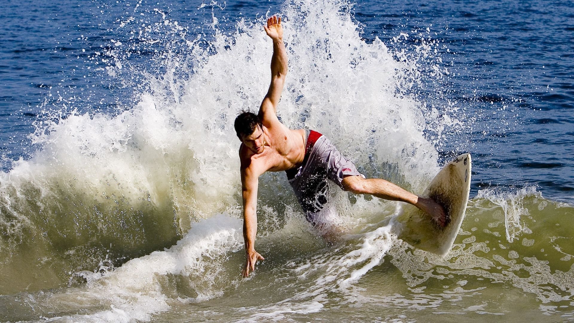 杰克·阿莱克西稳步提升成绩赢得喝彩,杰克阿合导演简介